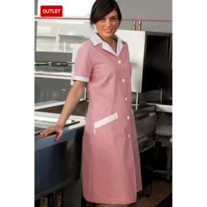 Vestido limpieza de mujer vichy Norvil 1057 en rojo, vista de tres cuartos, sobre modelo.