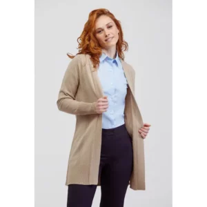 Cárdigan de mujer Norvil 109 en beige claro, vista frontal, sobre modelo.