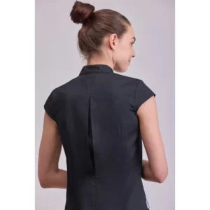 Kimono slim fit de mujer Norvil 1107 en negro, vista trasera, sobre modelo.