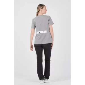 Casaca confort fit de mujer Norvil 1127 en negro, vista trasera, sobre modelo.