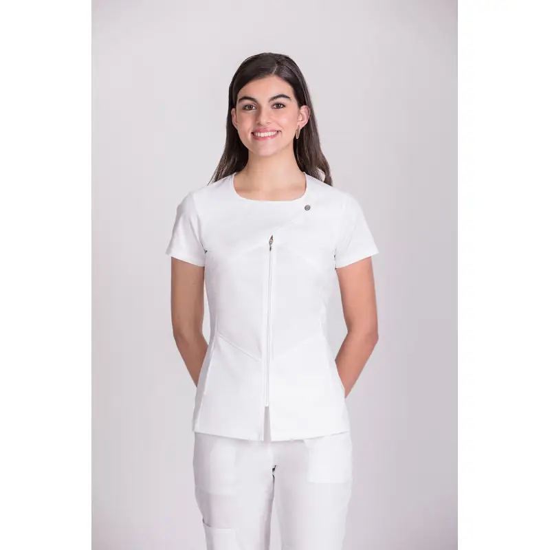 Túnica sanitaria de mujer Norvil 1140 1 Túnica sanitaria de mujer Norvil 1140 en blanco, vista frontal, sobre modelo.