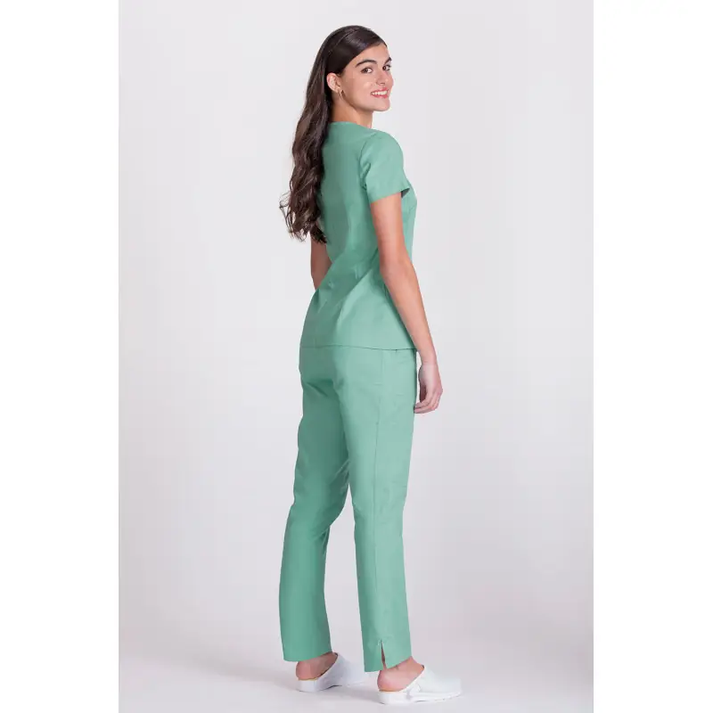 Túnica sanitaria de mujer Norvil 1140 7 Túnica sanitaria de mujer Norvil 1140 en verde agua, vista trasera, sobre modelo.