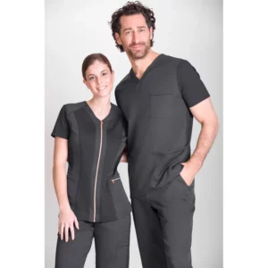 Túnica sanitaria de mujer Norvil 1146 en gris oscuro, vista frontal, con varias personas.