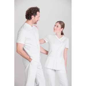 Casaca confort fit de hombre Norvil 1168 en blanco/turquesa, vista de tres cuartos, con varias personas.