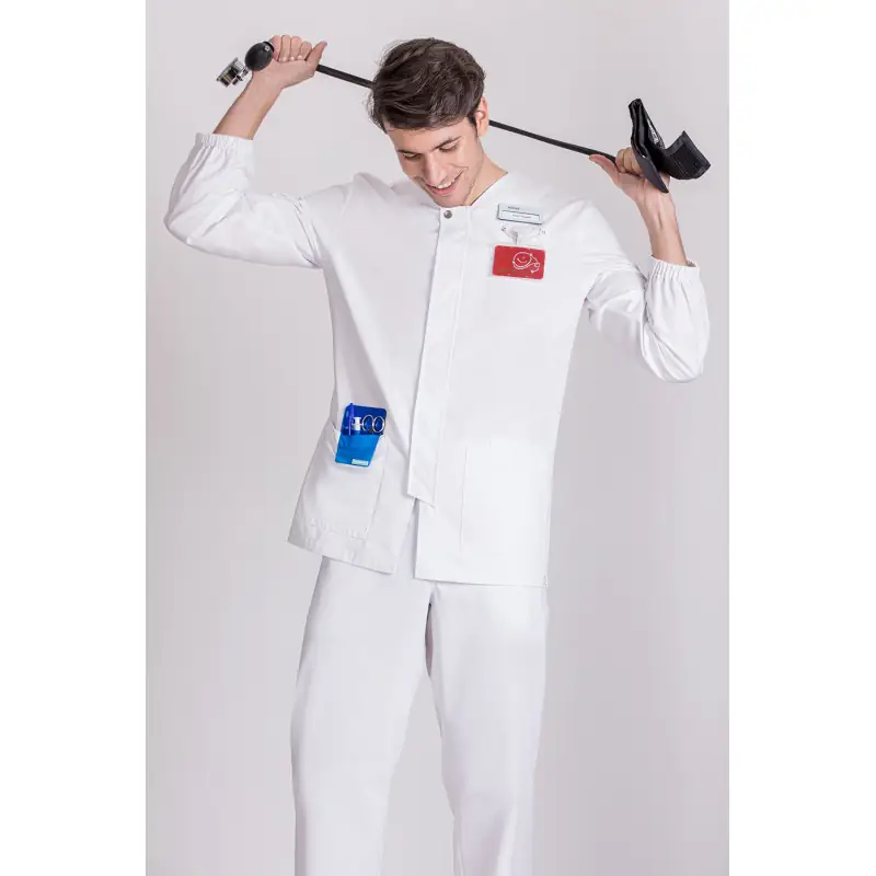 Casaca ecológica de hombre Norvil 1174 1 Casaca ecológica de hombre Norvil 1174 en blanco, vista frontal, sobre modelo.