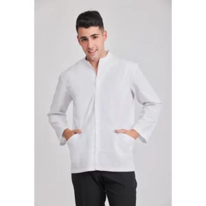 Túnica catering unisex Norvil 1183 en blanco, vista frontal, sobre modelo.