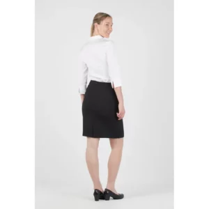 Falda regular fit Norvil 1304 en negro, vista trasera, sobre modelo.