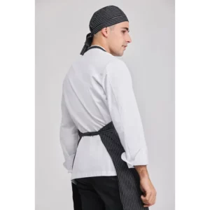 Chaqueta chef legrand Norvil 1524 en blanco, vista trasera, sobre modelo.