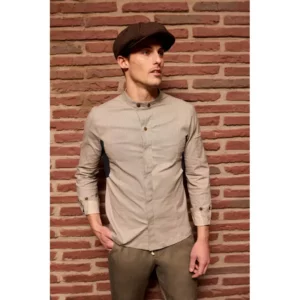 Chaqueta show cooking hibisco Norvil 1531 en beige pardo, vista frontal, sobre modelo.
