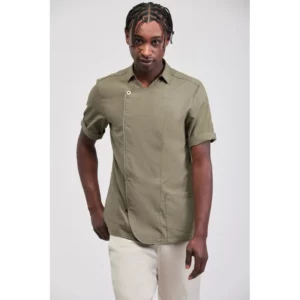 Chaqueta show cooking nelson Norvil 1546 en verde seco, vista frontal, sobre modelo.