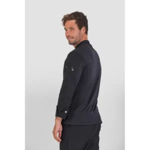 Chaqueta chef Aerosilver® Norvil 1549 en negro, vista de tres cuartos, sobre modelo.