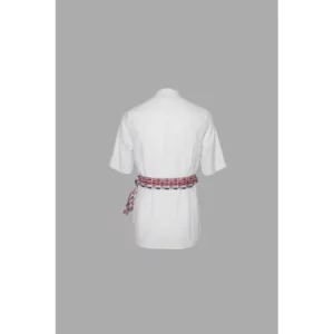 Camisa de mujer con cinturón Norvil 172-P084 en crudo con cinturón burdeos, vista trasera.