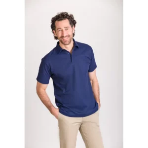 Polo Natura® de hombre Norvil 1722 en marino, vista frontal, sobre modelo.