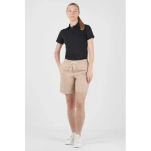 Bermuda unisex Norvil 27 en tostado, vista frontal, sobre modelo.