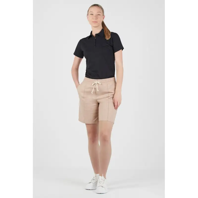 Bermuda unisex Norvil 27 3 Bermuda unisex Norvil 27 en tostado, vista frontal, sobre modelo.