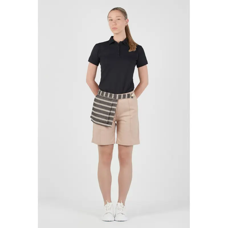 Bermuda unisex Norvil 27 4 Bermuda unisex Norvil 27 en tostado, vista frontal, sobre modelo.
