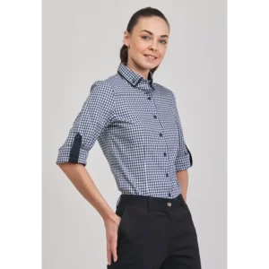 Camisa vichy de mujer Norvil 286 en marino, vista frontal, sobre modelo.