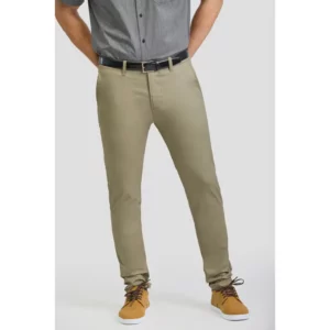 Pantalón chino skinny de hombre Norvil 29 en verde seco, vista frontal, sobre modelo.