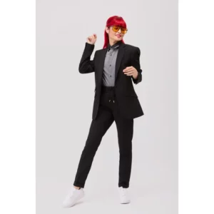 Americana unisex confort fit Norvil 3138 en negro, vista frontal, sobre modelo.