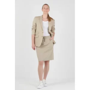 Americana unisex confort fit Norvil 3138 en tostado, vista frontal, sobre modelo.