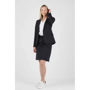Americana unisex confort fit Norvil 3138 en marino, vista frontal, sobre modelo.