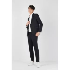Americana unisex confort fit Norvil 3138 en marino, vista frontal, sobre modelo.