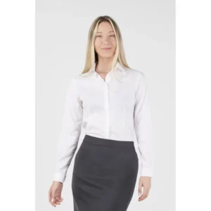 Camisa clásica de mujer Norvil 384 en blanco, vista frontal, sobre modelo.