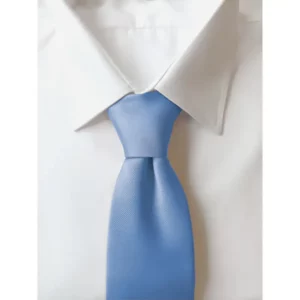 Corbata clásica Norvil 533 en azul celeste, vista frontal.
