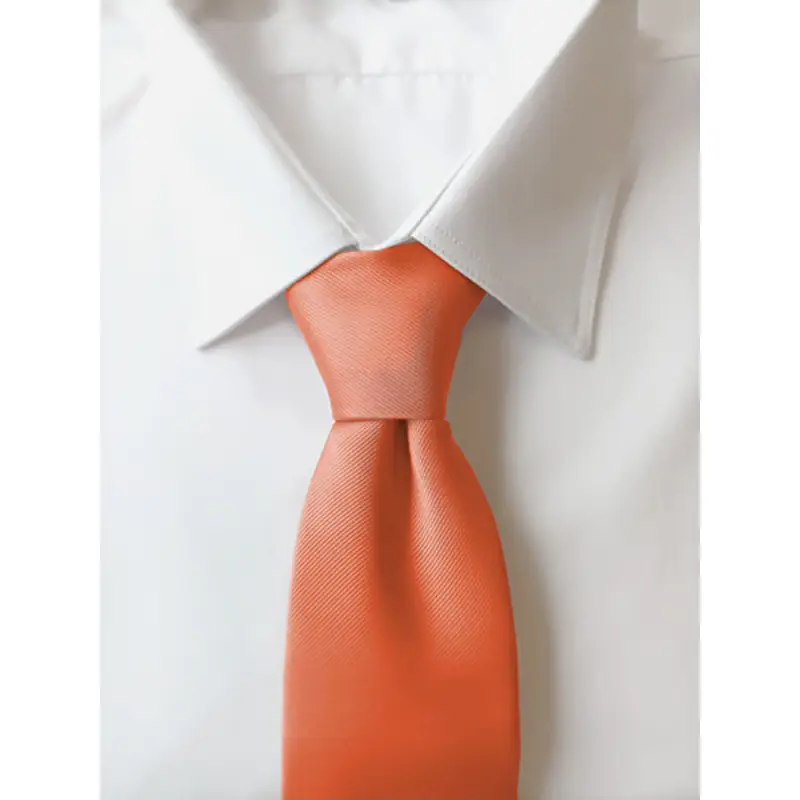 Corbata clásica Norvil 533 1 Corbata clásica Norvil 533 en naranja, vista frontal.