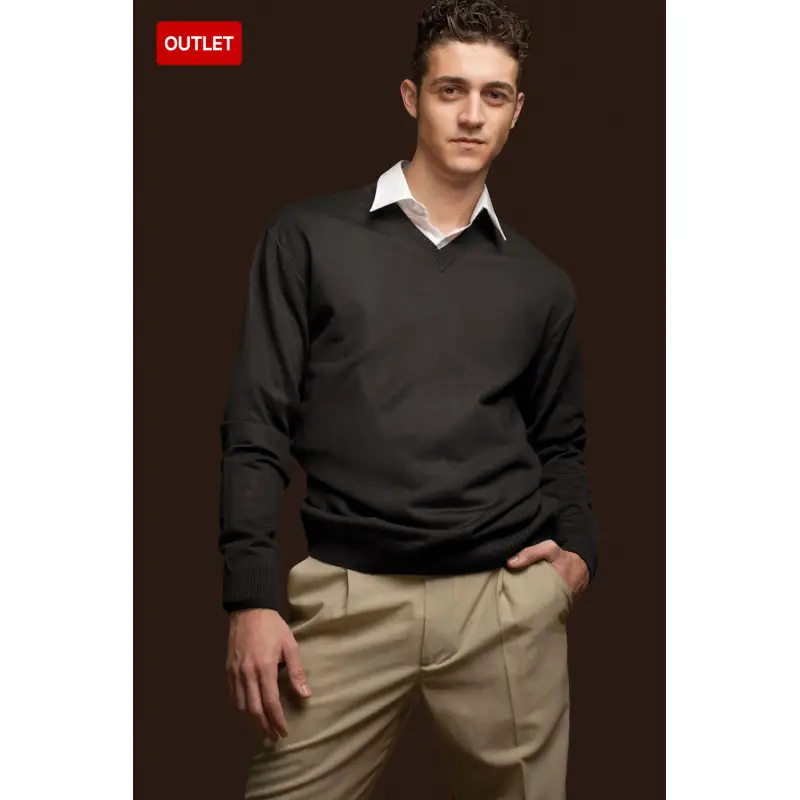 Jersey de hombre escote pico Norvil 7 2 Jersey de hombre escote pico Norvil 7 en marengo, vista de tres cuartos, sobre modelo.
