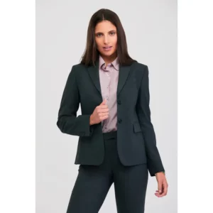Americana de mujer regular fit Norvil 7054 en gris, vista frontal, sobre modelo.