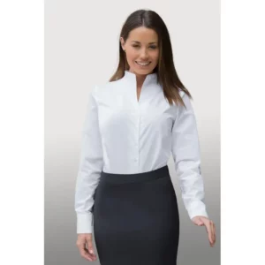 Camisa tulipán de mujer Norvil 787 en blanco, vista frontal, sobre modelo.