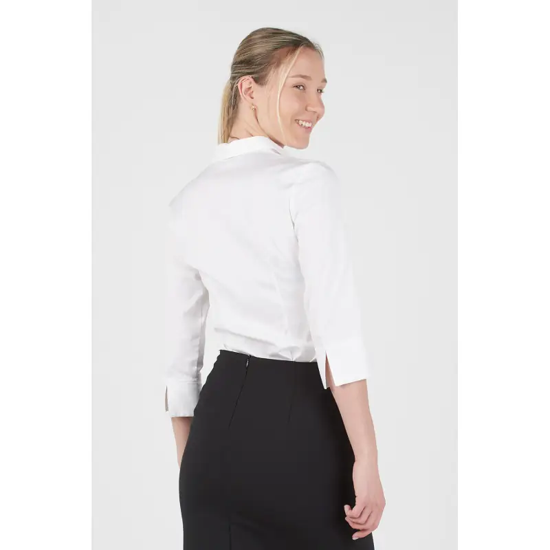 Camisa stretch de mujer Norvil 788 2 Camisa stretch de mujer Norvil 788 en blanco, vista trasera, sobre modelo.