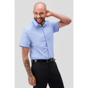 Camisa estructura de hombre Norvil 8180 en lavanda, vista frontal, sobre modelo.