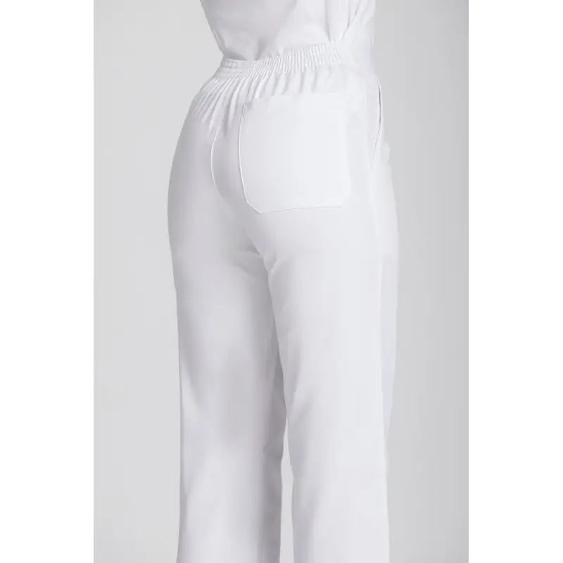 Pantalón sanitario unisex Norvil 82 2 Pantalón sanitario unisex Norvil 82 en blanco, vista trasera, sobre modelo y encuadre parcial.