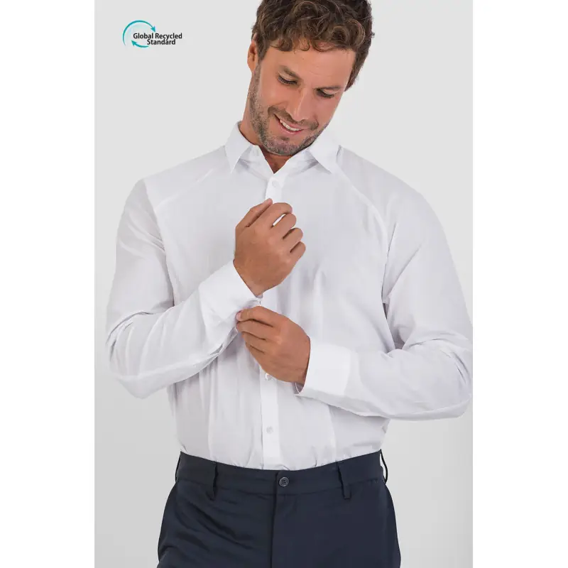 Camisa ranglan de hombre Norvil LO377 1 Camisa ranglan de hombre Norvil LO377 en blanco, vista frontal, sobre modelo.
