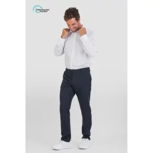 Pantalón de hombre tejido GRS Norvil LO77 en marino, vista frontal, sobre modelo.
