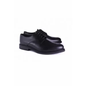 Zapato blucher de hombre Norvil NOGAL en negro, vista de tres cuartos.