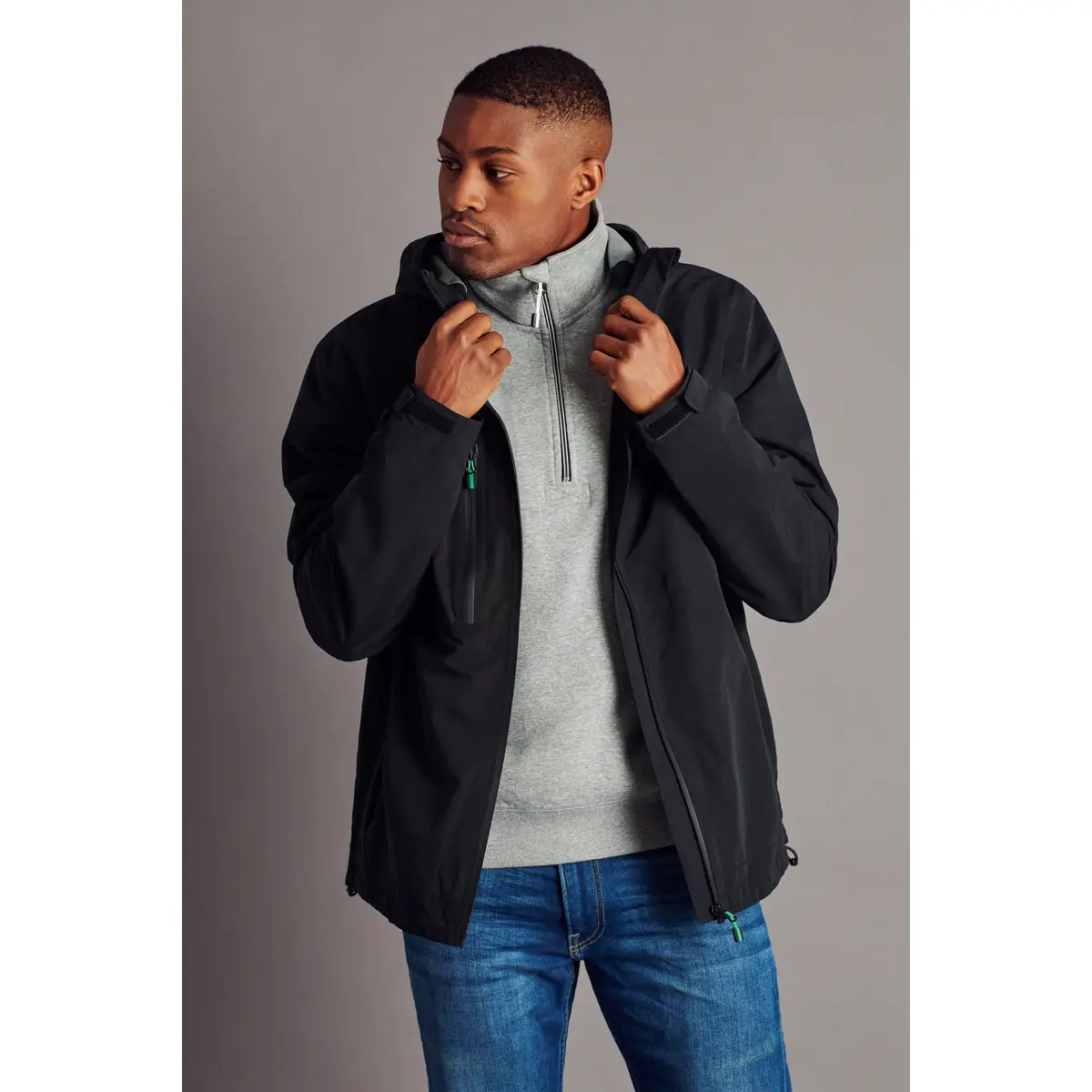 Chaqueta hombre PRINTER ESSENTIALS HIKER 2261067 1 Chaqueta hombre PRINTER ESSENTIALS HIKER 2261067, vista frontal con modelo