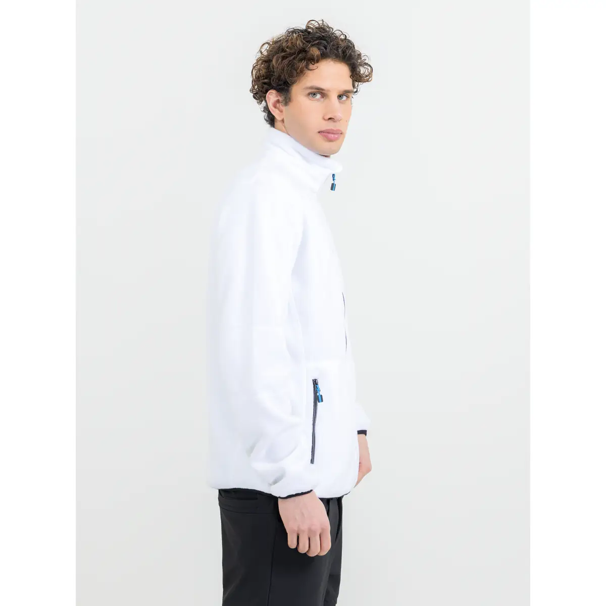 Polar hombre PRINTER ESSENTIALS SPEEDWAY FLEECE 2261500 2 Polar hombre PRINTER ESSENTIALS SPEEDWAY FLEECE 2261500, con modelo, vista frontal