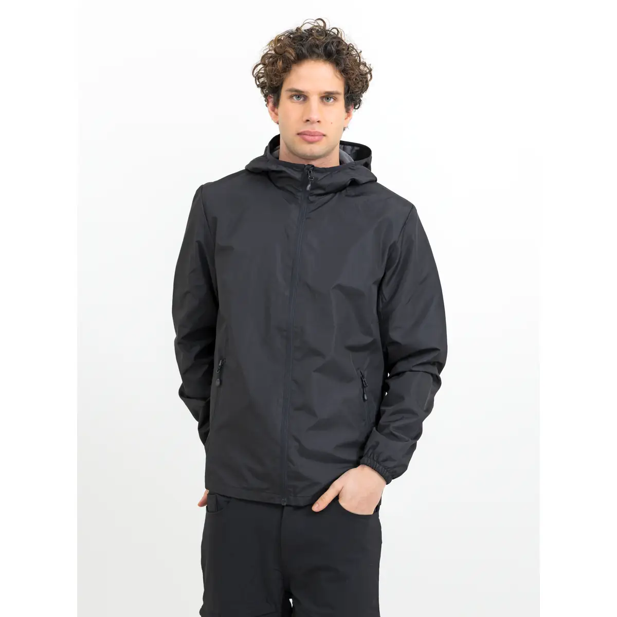 Cortaviento hombre PRINTER RED GRAB WINDBREAKER MEN 2261079 1 Cortaviento hombre PRINTER RED GRAB WINDBREAKER MEN 2261079, vista frontal con modelo