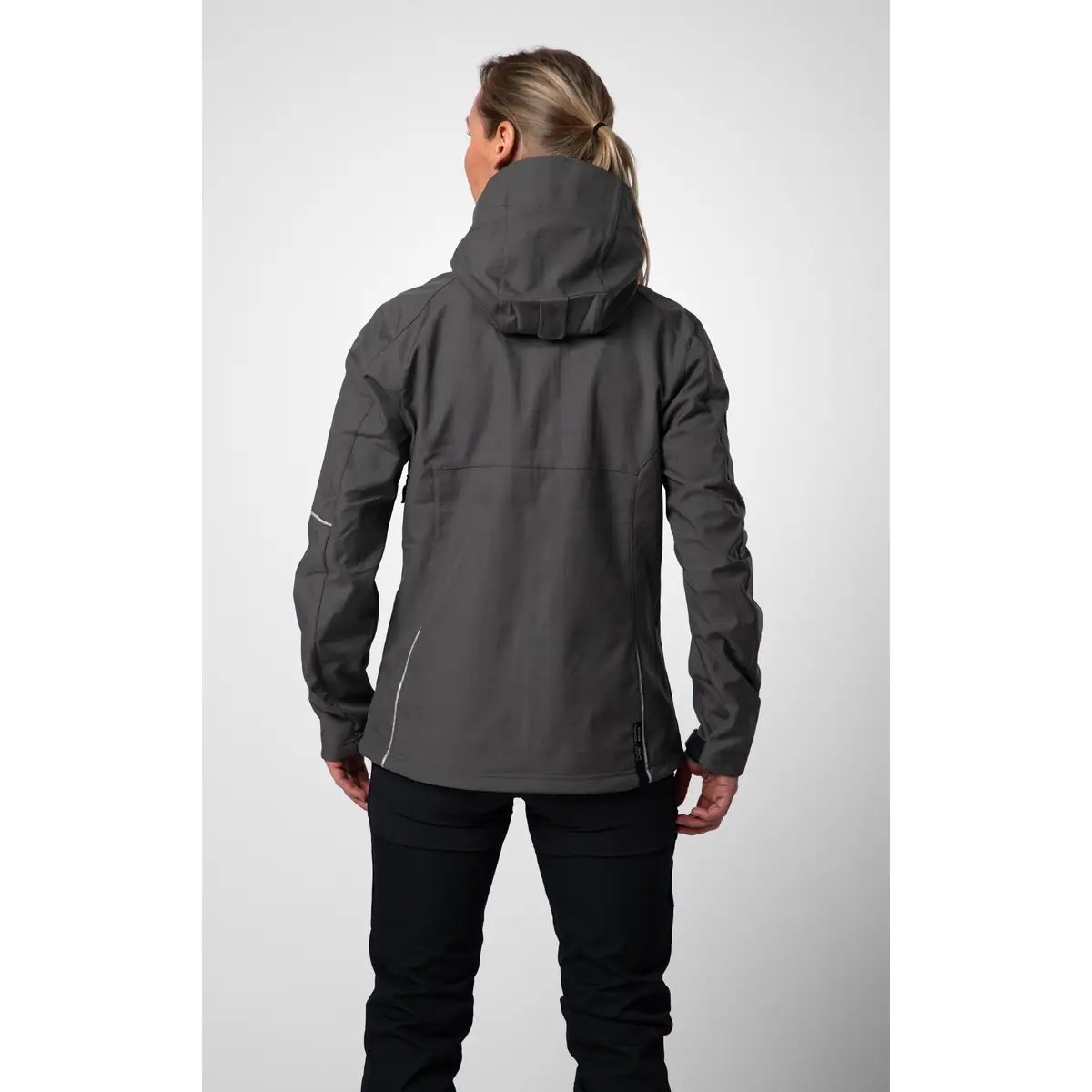 Chaqueta para mujer PROJOB 3413 VENTAIR 643413 1 Chaqueta para mujer PROJOB 3412 VENTAIR 643412 / Chaqueta para mujer PROJOB 3413 VENTAIR 643413, vista posterior con modelo