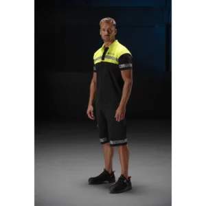 Polo PROJOB PROGRESSION 7003 647003 y pantalón corto 7510 647510, vista lateral con modelo