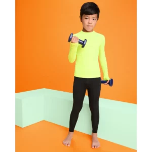 Malla térmica sin costuras Roly Better 0458, negro, vista infantil con modelo