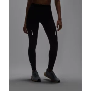 Malla larga running mujer Roly Adelaida 0459, negro, vista de los detalles reflectantes con modelo