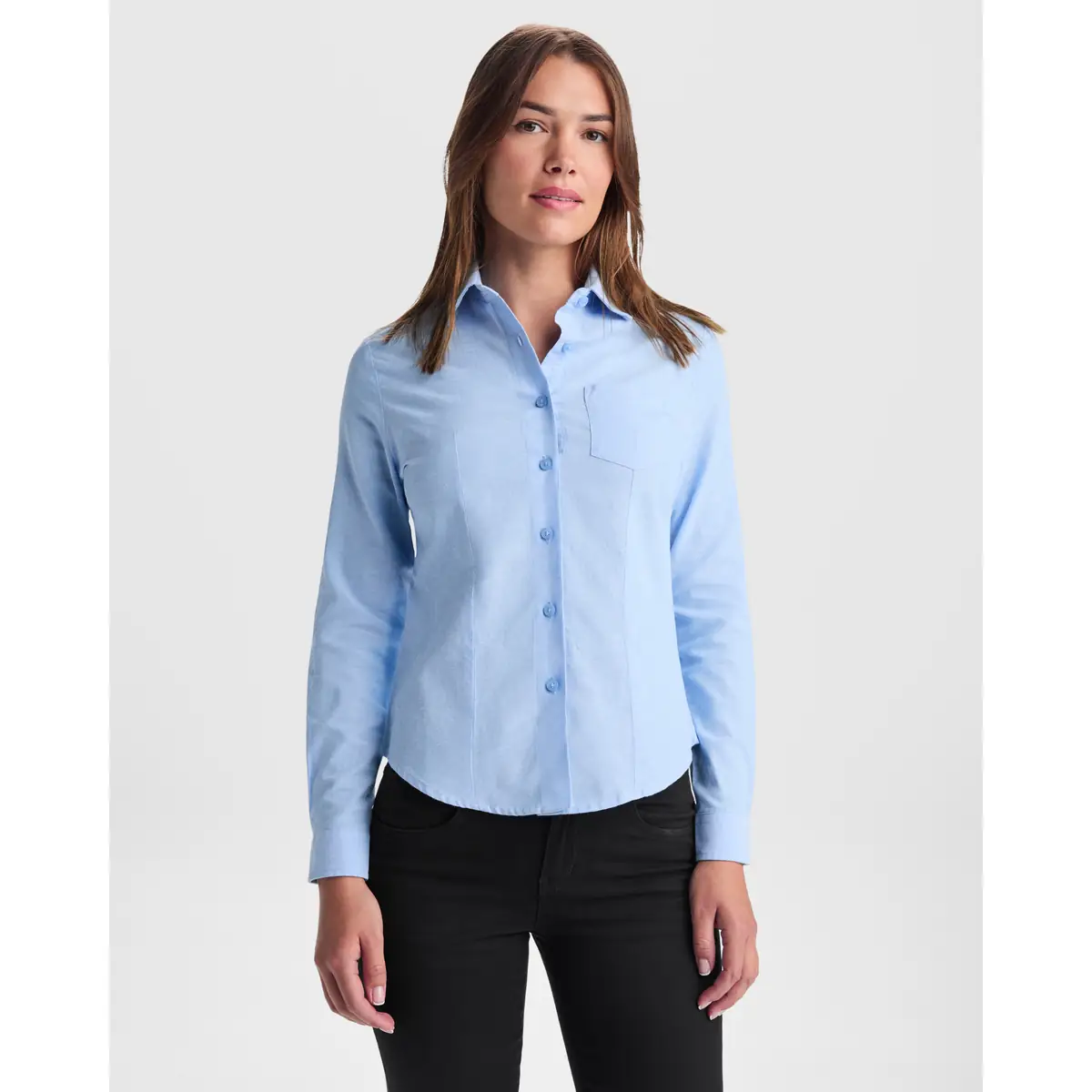 Camisa manga larga mujer Roly WRK Oxford Woman 5068 1 Camisa manga larga mujer Roly WRK Oxford Woman 5068, celeste, vista frontal con modelo