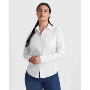 Camisa elástica mujer Roly WRK Moscu Woman 5505, blanco, vista frontal con modelo