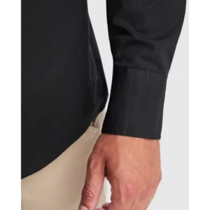 Camisa elástica hombre Roly WRK Moscu 5506, negro, detalle del puño con modelo