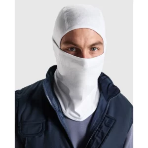 Máscara textil Roly WRK Darak 9081, blanco, vista frontal con modelo
