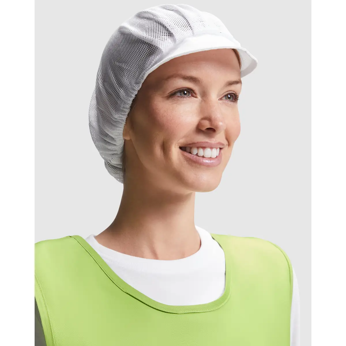Gorro de cocina Roly WRK Atala 9083 1 Gorro de cocina Roly WRK Atala 9083, blanco, vista frontal con modelo